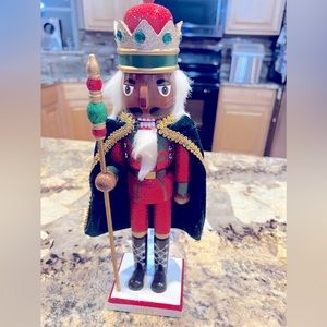$15 Nutcracker Dark Skinned King With Green Robe Christmas Holiday 14" Wood 2021